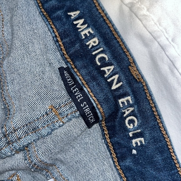 American eagle skinny jeans 00 short but fit full length for someone that’s 5’2. - Picture 2 of 3